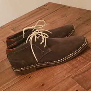 Never Worn Kenneth Cole Chukka Boots